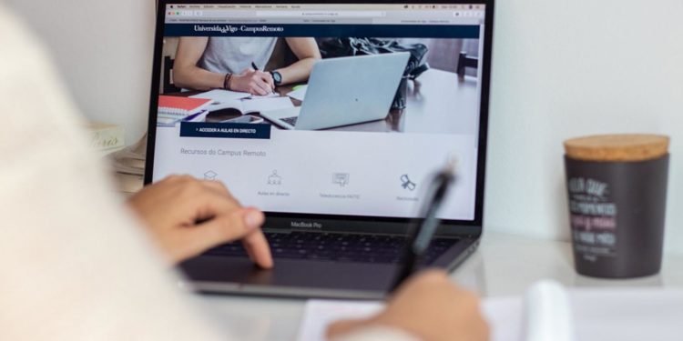 A Universidade de Vigo avoga pola avaliación continua das materias e por evitar os exames finais