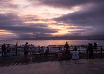 La cifra de pacientes con Covid-19 en el área sanitaria de Vigo vuelve a caer, aunque con timidez