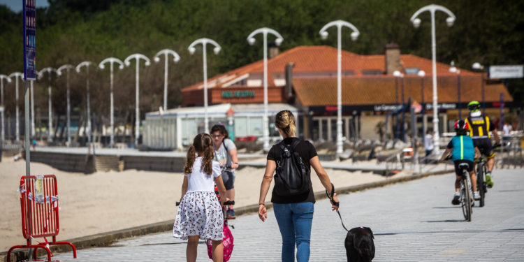 El Concello de Vigo prohíbe las bicicletas en los paseos del Lagares y de Samil