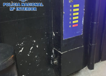 Dos detenidos en Vigo por intentar robar un cajetín de monedas en la gasolinera de la plaza de España