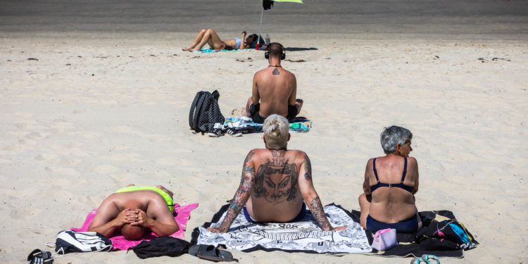 ¡Muévete! Activa tus defensas y protégete del sol ☀️