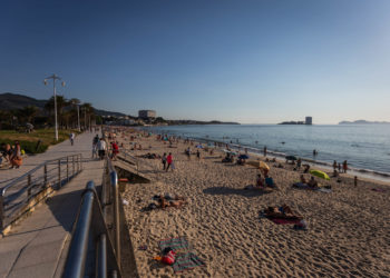 Vigo se lanza a las playas con temperaturas de más de 31º y espera otro día de calor