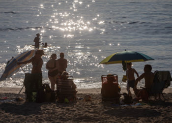Vigo se lanza a las playas con temperaturas de más de 31º y espera otro día de calor