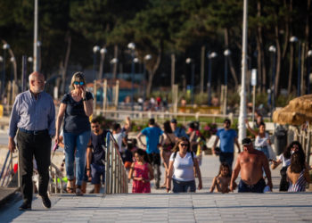 Vigo se lanza a las playas con temperaturas de más de 31º y espera otro día de calor