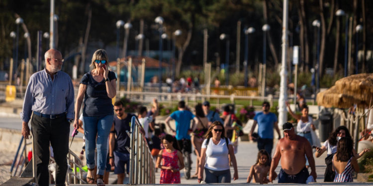 Vigo se lanza a las playas con temperaturas de más de 31º y espera otro día de calor