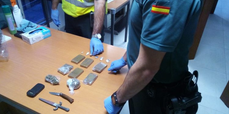 La Guardia Civil detiene a un vecino de Porriño por tráfico de drogas