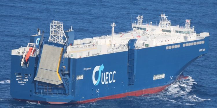 Vigo recibe la escala del buque ro-ro propulsado por GNL más grande del mundo