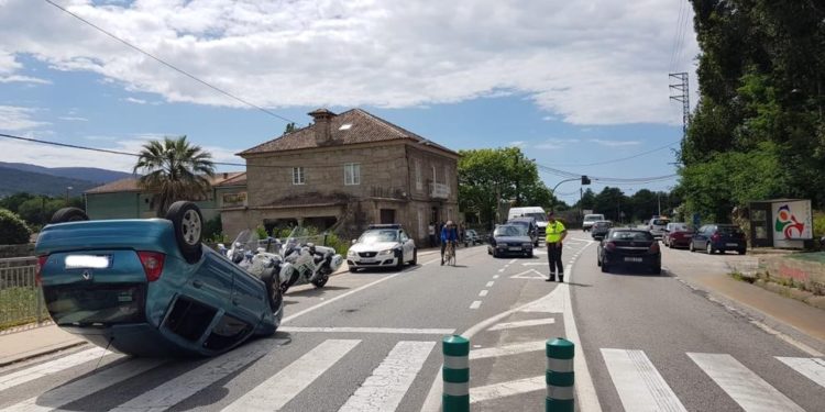 Un motorista, herido de gravedad en un accidente en Gondomar