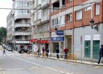 Ponteareas establece o sentido único nas beirarrúas para os peóns