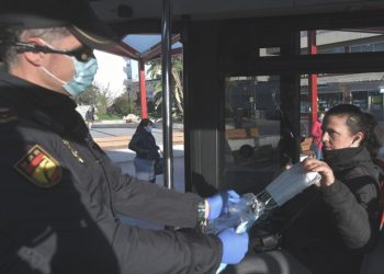 Concello e Deputación repartirán 53.600 máscaras na cidade de Vigo e en nove municipios da comarca