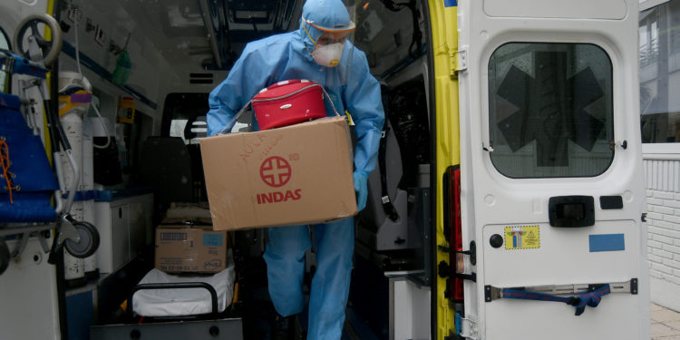 Las residencias del área de Vigo pasan a tener más trabajadores que mayores contagiados