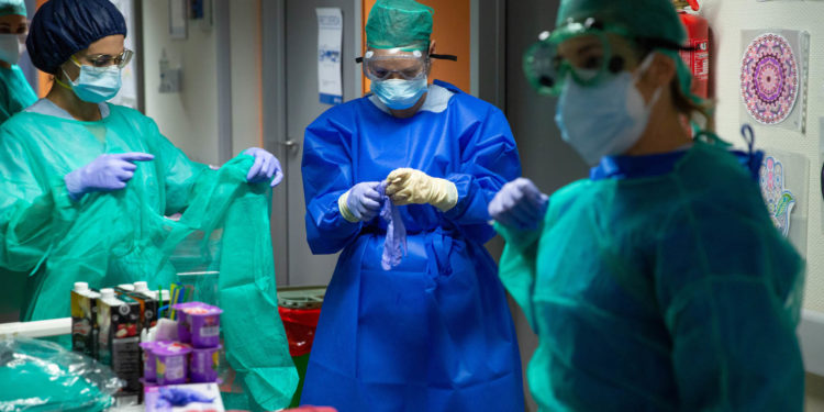 Povisa homenajea a sus profesionales en el Día Mundial de la Enfermería