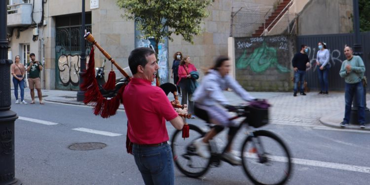 Y 60 días después… el gaiteiro de Pi y Margall fue ovacionado en la calle