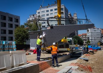 Así ha sido la instalación de las nuevas cintas mecánicas de la Gran Vía de Vigo