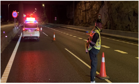 La Guardia Civil intercepta en O Porriño a dos conductores de riesgo sin permiso