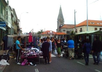 O mercado de Sabarís reabre este luns parcialmente