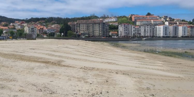 Baiona acondiciona as praias para a Fase 2 e só levará control de aforo nun areal