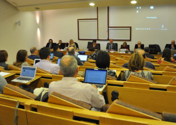 A Uvigo paraliza a expedición dos documentos que permitían a mobilidade entre provincias