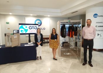 Cabinas esterilizadoras: así es la solución presentada en Vigo para que los comercios desinfecten su ropa