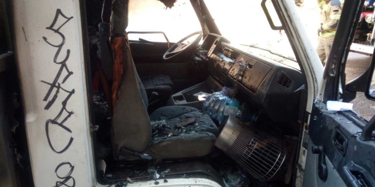 Encuentran acelerante en dos camiones incendiados en Vigo