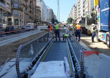 Cambio de imagen en la Gran Vía de Vigo tras instalarse las primeras rampas mecánicas