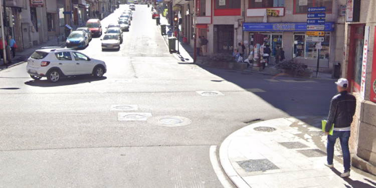 Dos heridos en Vigo tras colisionar un coche y un ciclista