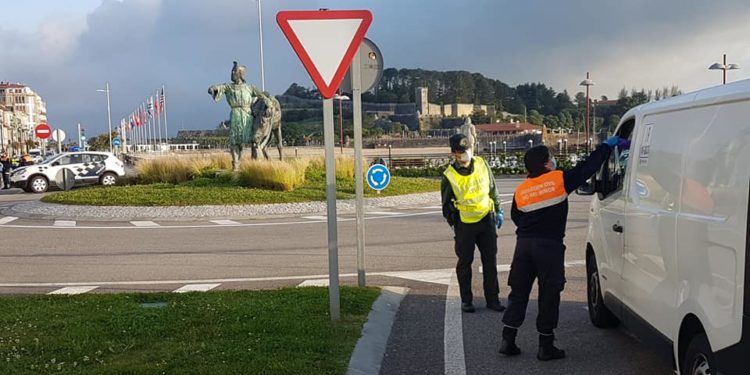 Baiona repartirá máscaras de protección á cidadanía tras agardar un mes por elas