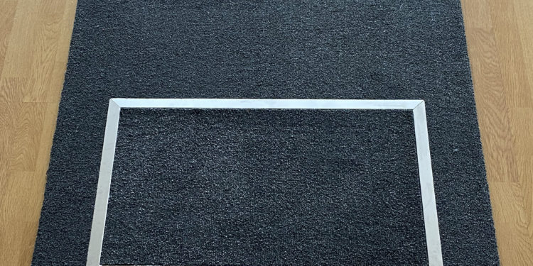 Una empresa viguesa inventa un felpudo higienizante para limitar los contagios por Covid-19