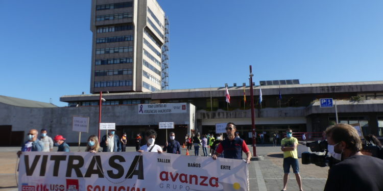 O persoal de Vitrasa reclama compensacións polo ERTE, colocación de baños e máis seguridade