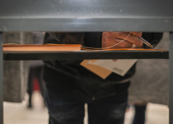 Correos abrirá sus oficinas de Vigo este miércoles pese a ser festivo para facilitar el voto por correo