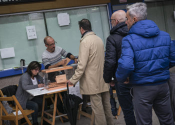 Vigo registra un aluvión de renuncias para ser miembro de una mesa electoral durante el 12-J