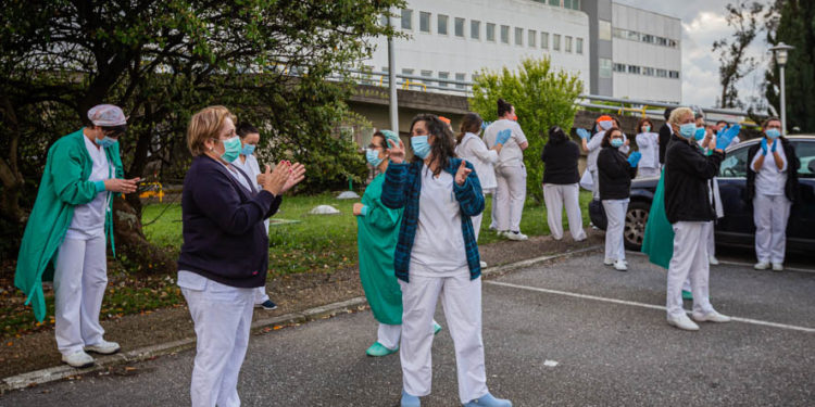El personal de enfermería de Galicia da un suspenso a la gestión de la Xunta durante la pandemia