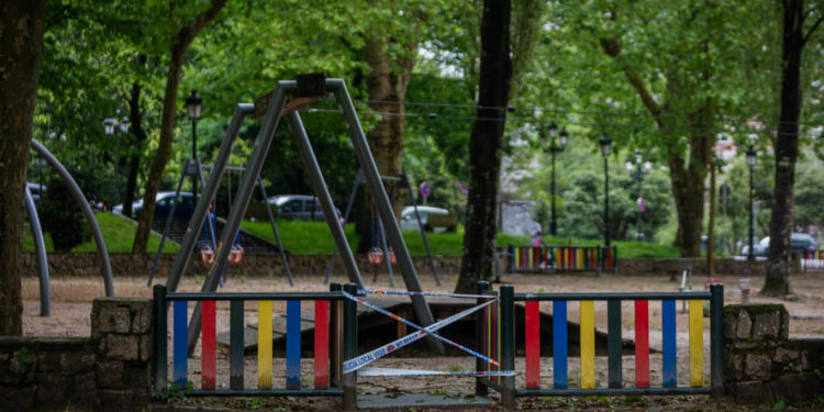 Vigo tendrá que esperar para poder disfrutar de sus parques infantiles