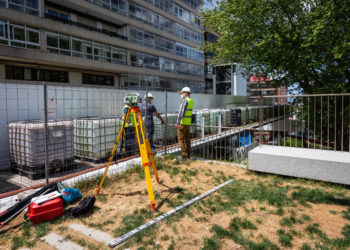 El ascensor y la pasarela del parque Cela abrirán al público el 30 de junio