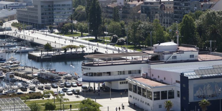 El Náutico de Vigo abre el lunes un parking para socios con una hora gratis
