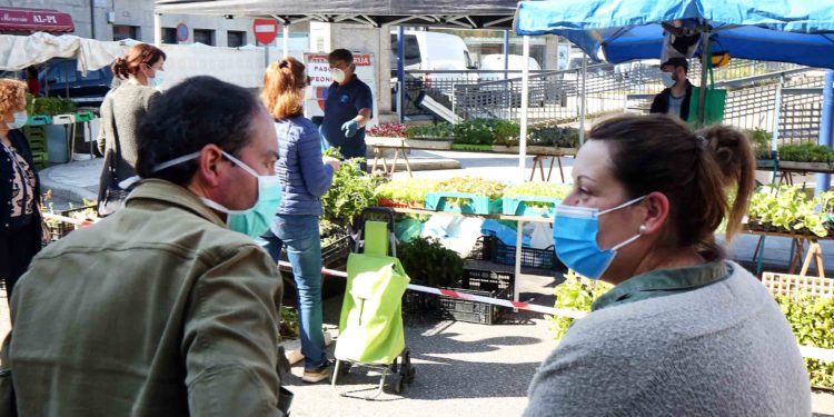 Ponteareas retoma ao completo os mercados e feiras recolocando medio cento de postos
