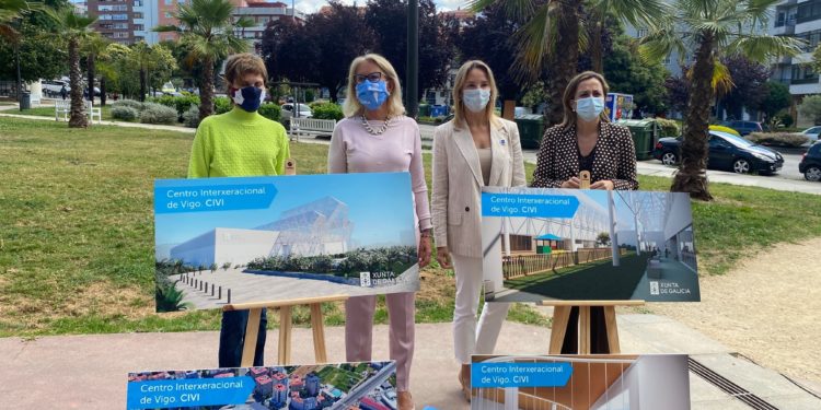 Corina Porro usa un proyecto de la Xunta, con logo incluido, para hacer campaña en Vigo