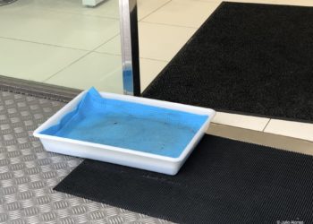 La Covid-19 se queda en la puerta