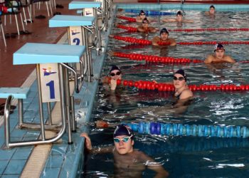 El Náutico de Vigo mantiene su plaza en la máxima categoría gallega de natación