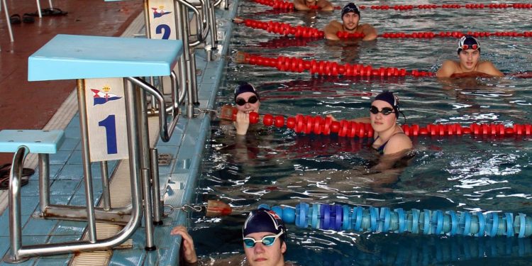 El Náutico de Vigo mantiene su plaza en la máxima categoría gallega de natación