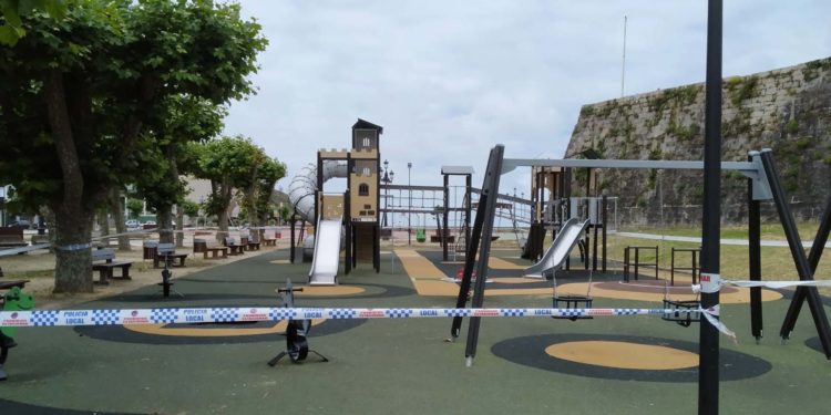 Baiona, Moaña e Redondela tamén frean a reapertura dos seus parques infantís