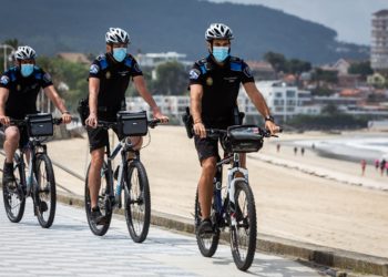 Policías en bici y cuadrículas, mecanismos para dar «seguridad 100%» en las playas de Vigo
