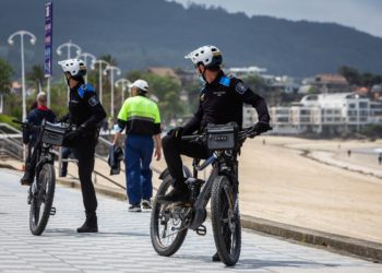 Policías en bici y cuadrículas, mecanismos para dar «seguridad 100%» en las playas de Vigo