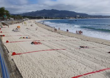 Así se estrenó el verano en las playas de Vigo: con cuadrículas y sin ellas