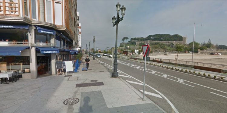 Baiona suma unha das súas principais rúas ás semipeonalizacións das fins de semana