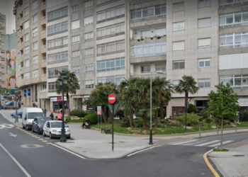 Detenido en Vigo tras protagonizar un altercado en casa, orinar en la calle y enfrentarse a la policía