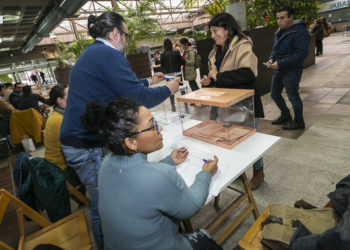 Más de 300 personas renunciaron en Vigo a formar parte las mesas electorales del 12-J