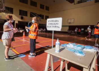 A xornada electoral en Galicia comeza sen incidentes e con máis participación que en 2016