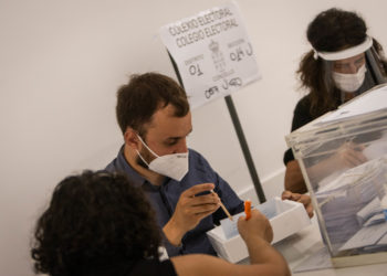 El PP logra el escaño que estaba pendiente del voto exterior en la provincia de Pontevedra