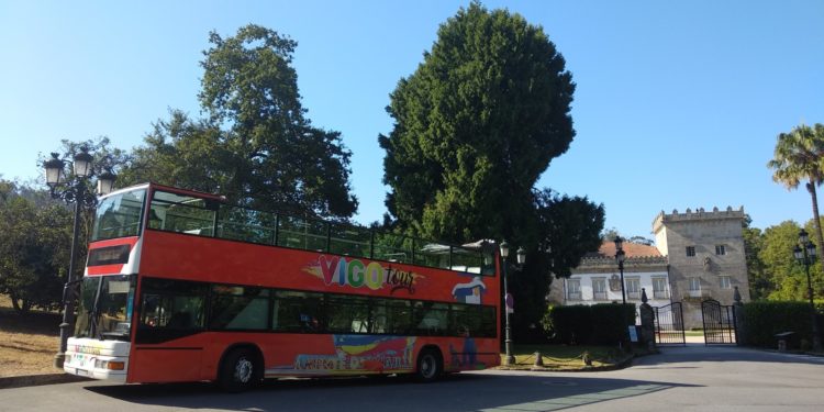 O Bus Turístico de Vigo retoma a súa actividade coa opción de pagar con TPV á entrada